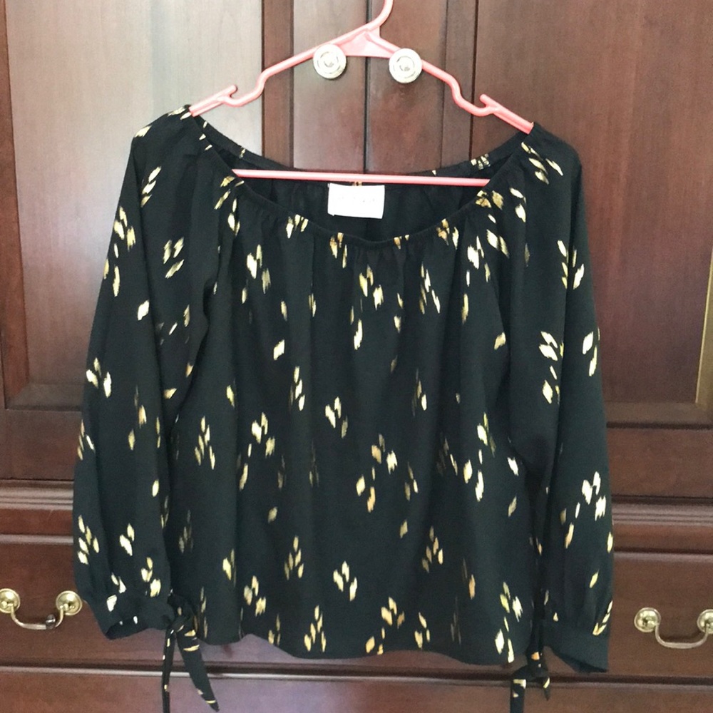 Vestique women’s off the shoulder blouse